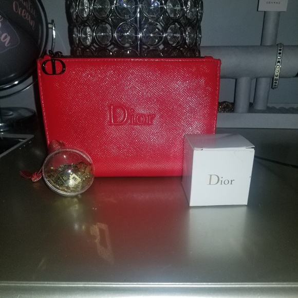 Dior makeup bag. - Picture 2 of 2